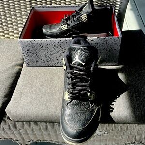 Jordan 4 Retro very popular Like New Size12 Black/tech grey